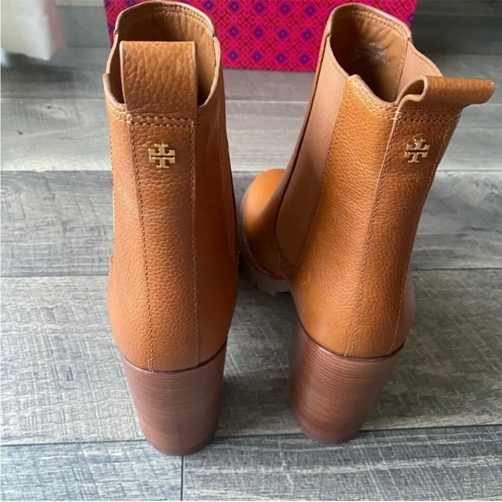 Tory Burch Lug 70MM Bootie Size 11 Leather Blanched Almond Brown Camel Tan NEW